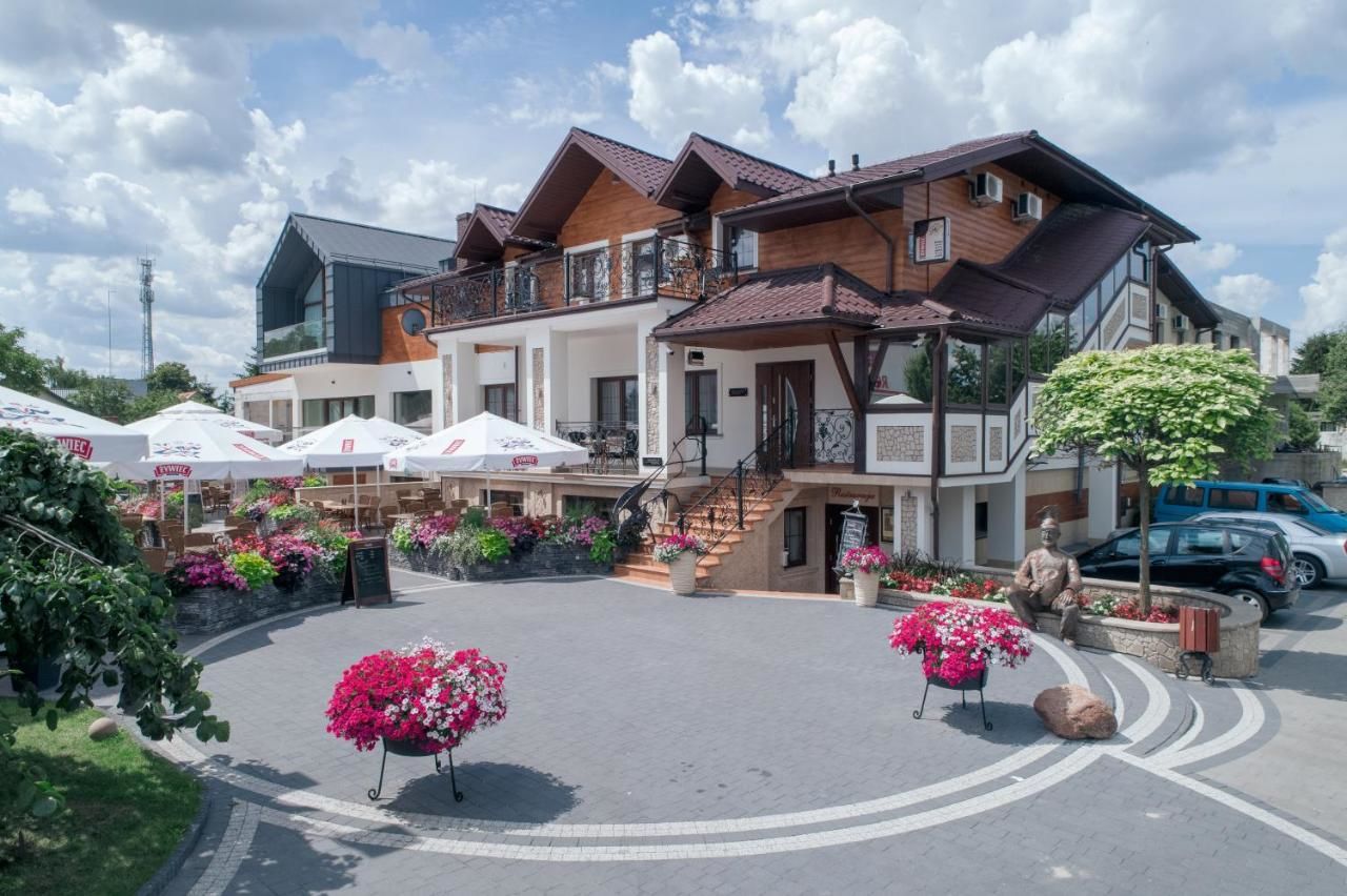 Отель Hotel & Restauracja Gniecki Хрубешув-4