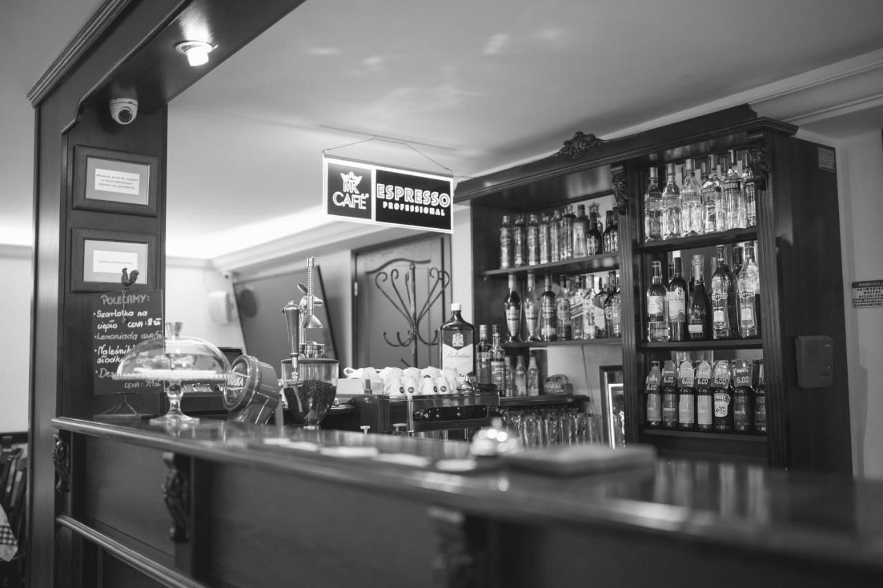 Отель Hotel & Restauracja Gniecki Хрубешув